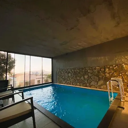 Yalikavak, 4+1 Loft Detached House Central Apartment *